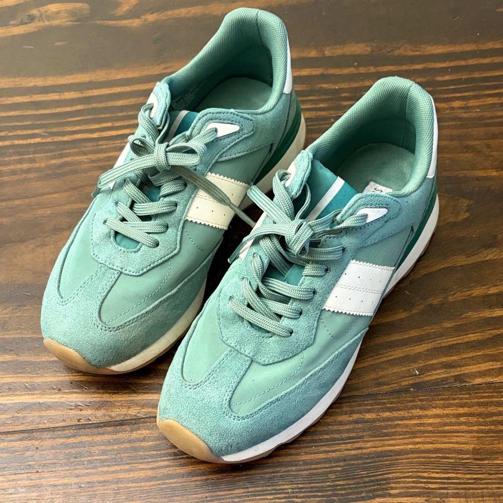 Steve Madden Teal and White Sneakers